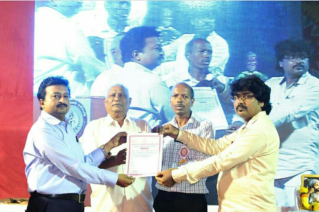 Image of a training session with co-operative officials